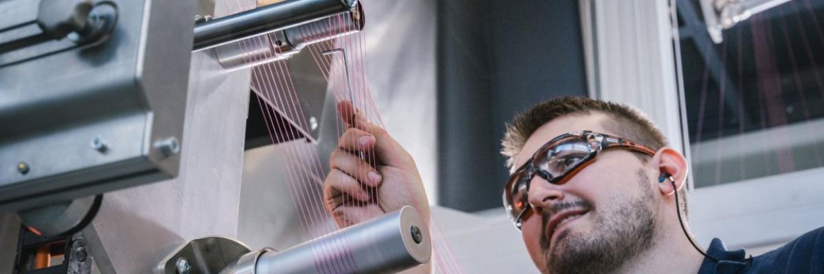 Vertex Spinning Line